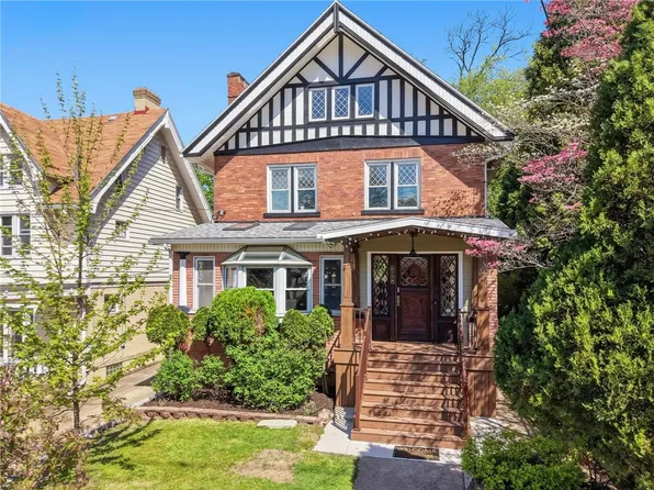 6728 Beacon St, Pittsburgh, PA 15217