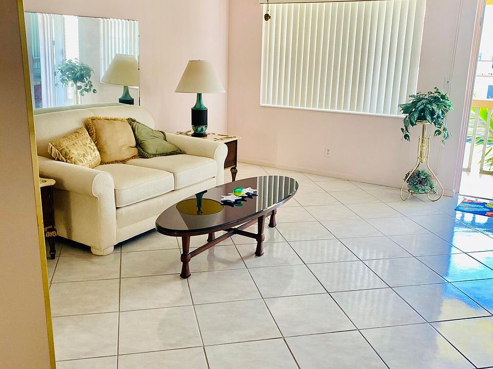 1st image of 51 Kingswood E #C