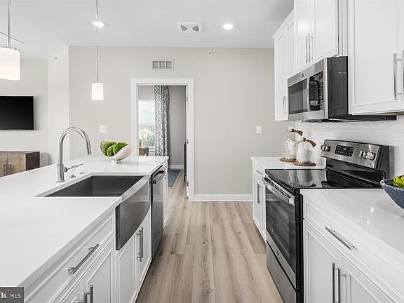 5th image of 12880 Mosaic Park Way #Y