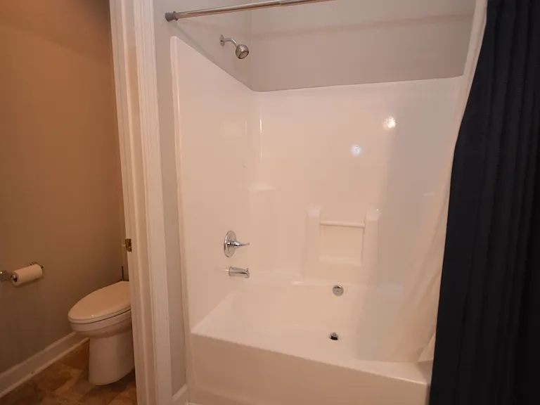 3319 Philmont Dr — Photo 18