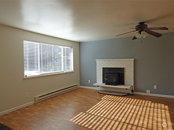 3rd image of 9334 Meridian Ct SE