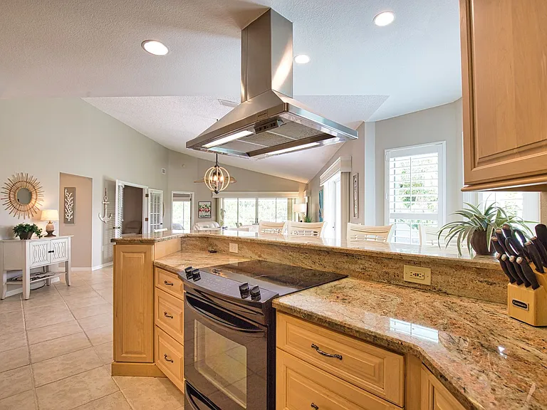 782 Harrington Lake Dr N — Photo 8