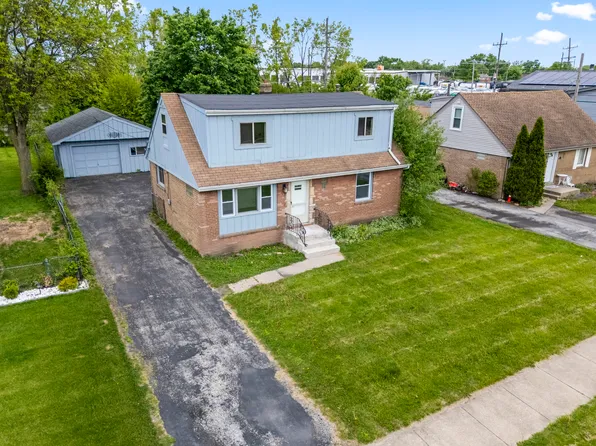 7809 Columbia Dr, Bridgeview, IL 60455