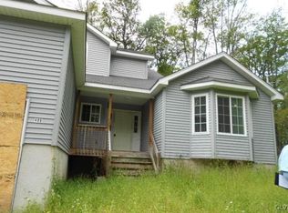 486 Whipporwill Dr, Bushkill, PA 18324