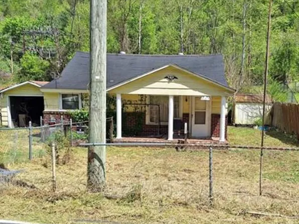 3184 Pond Creek Rd, Pinsonfork, KY 41555