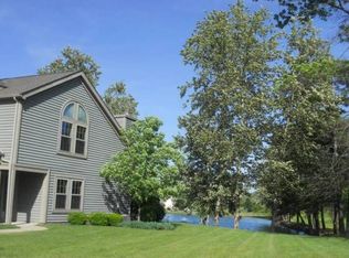 107 Waterside Ct, Columbiana, OH 44408