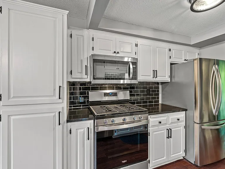 1805 Yuma Ln N — Photo 19
