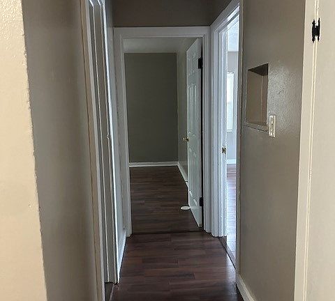 4th image of 2605 N Hickory St