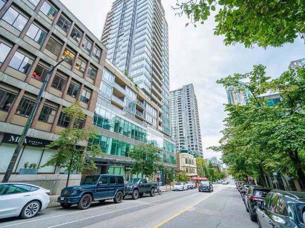 888 Homer St #1408, Vancouver, BC V6B 0H7