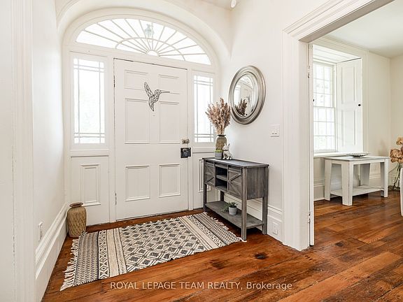 4th image of 492 River Rd