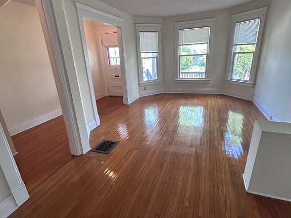 3rd image of 183-185 Wall St #183