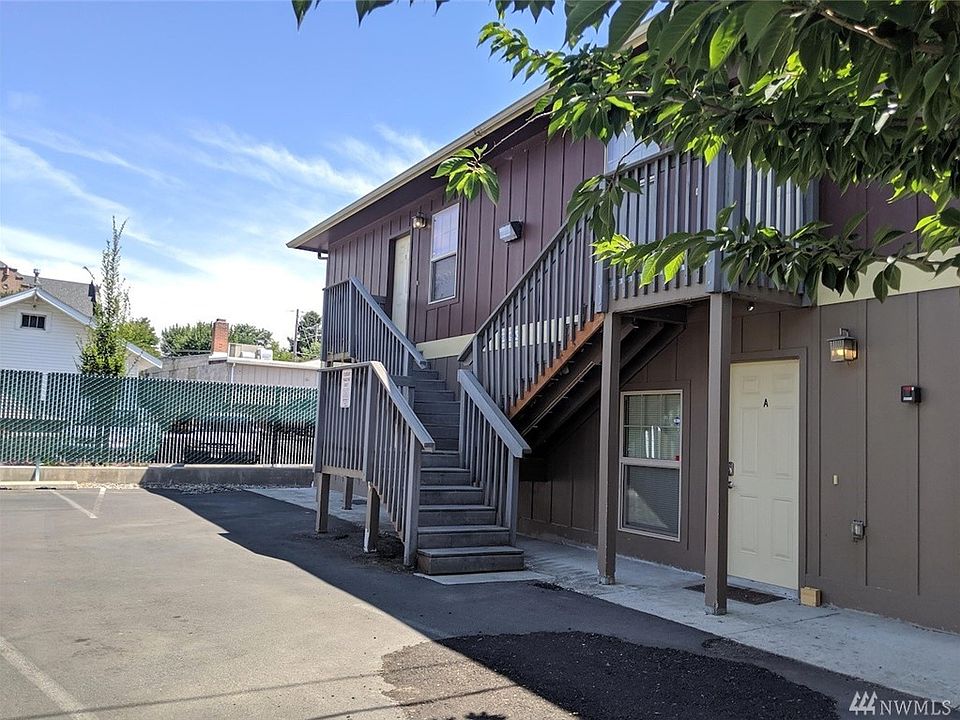 1st image of 1055 1/2 Isaacs Ave #D