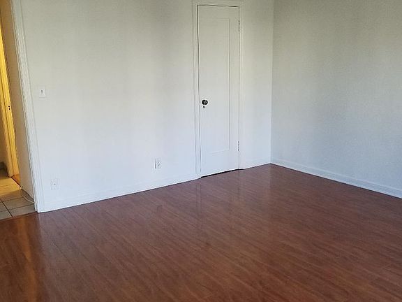 3rd image of 801 Gramercy Dr APT 102