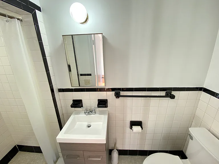 131 Court St #5C — Photo 9