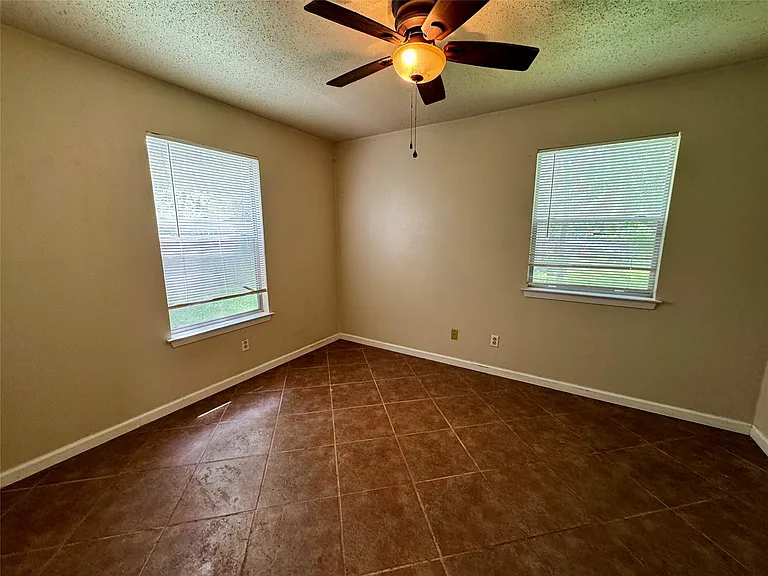 8013 Lazy Ln #B — Photo 7
