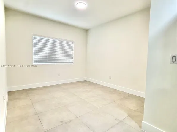 310 E 7th St #203, Hialeah, FL 33010