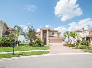 2442 Heydon Cir E, Naples, FL 34120