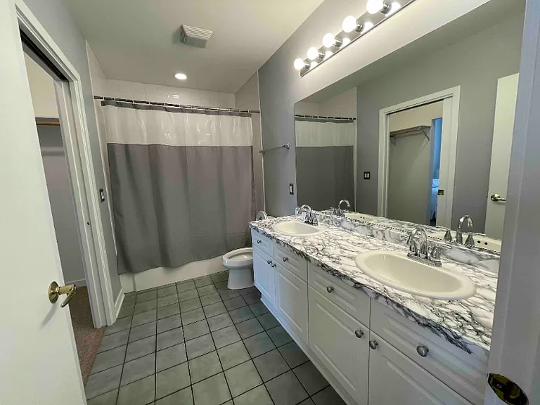 1155 W Madison St — Photo 17