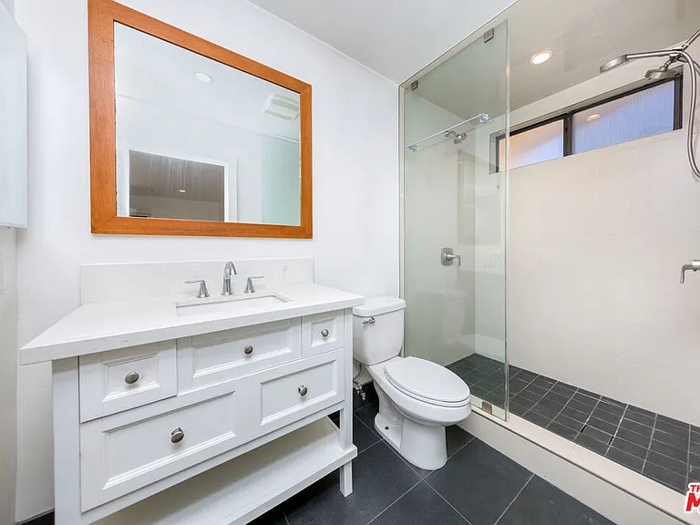 1633 S Bentley Ave #203 — Photo 7