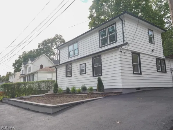 17 Mandeville Ave, Clifton City, NJ 07013