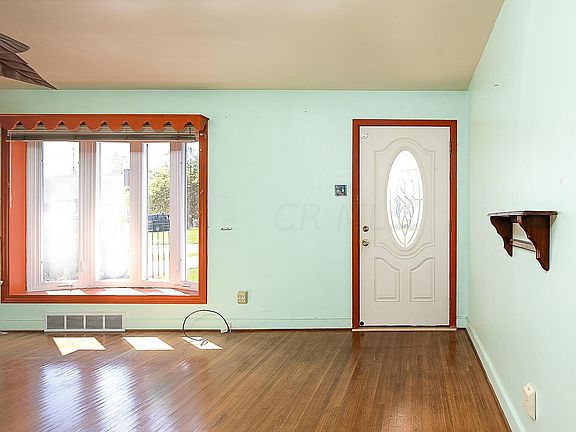 3rd image of 690 Sloane Ave