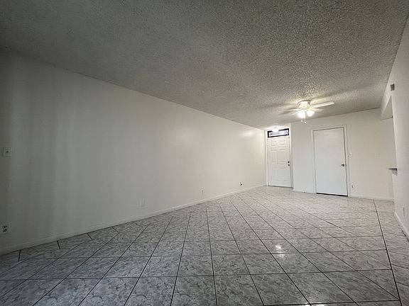 5th image of 213 Lake Ct #103