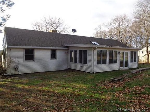 4th image of 21 Ledgewood Dr