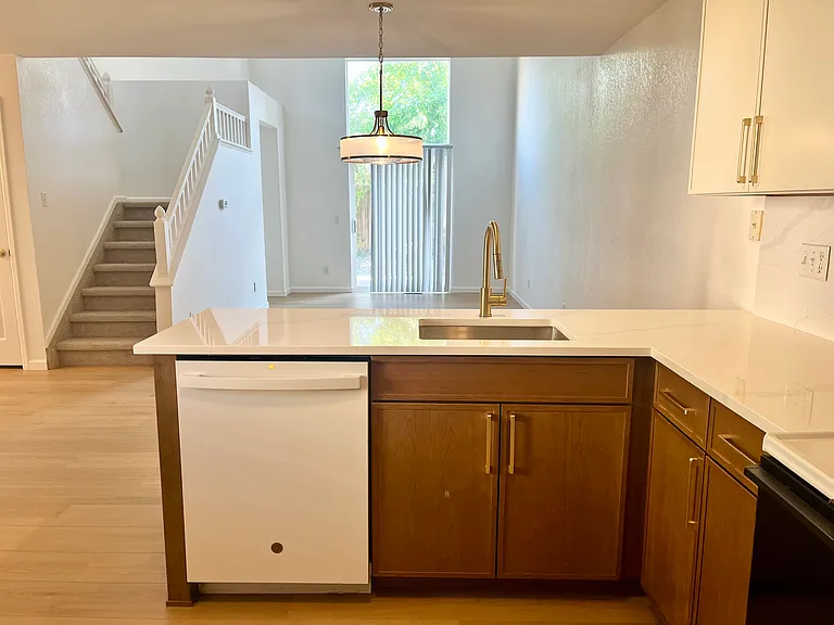 340 W 114th Pl — Photo 6