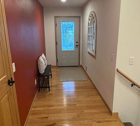 3rd image of 100 Prairie St