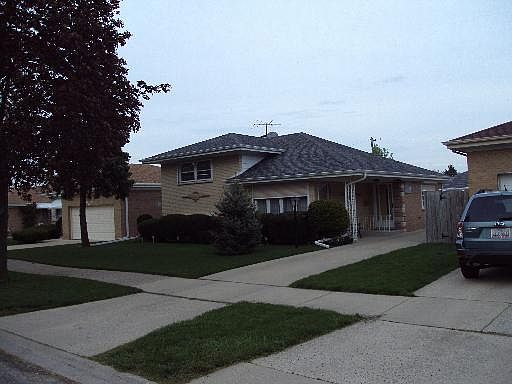 1st image of 8813 N Oleander Ave