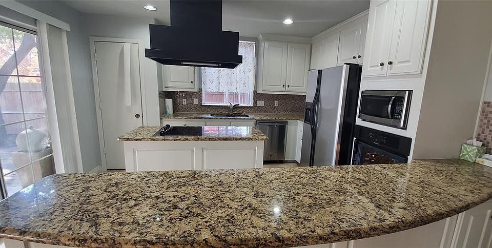 1st image of 6700 Creekside Ln
