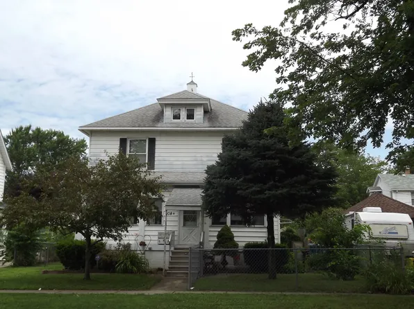 108 W Ash St, Watseka, IL 60970