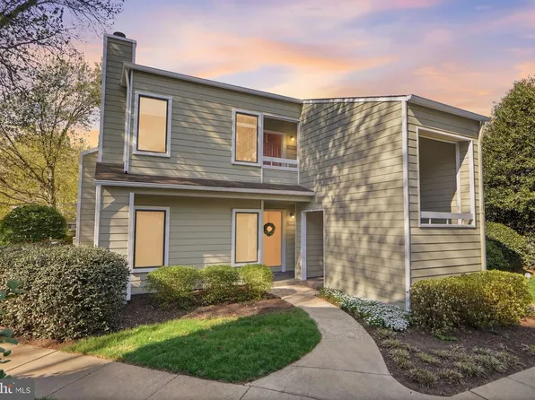 1968 Villaridge Dr, Reston, VA 20191