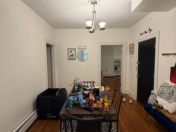 5th image of 256 Bradley St #1-0