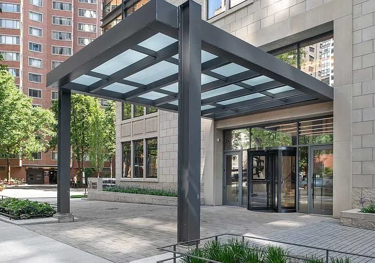 We provide the secure convenience of a 24/7 valet parking service to 61 Banks Street residents, but also offer self-parking in our private, indoor garage, if you prefer.
