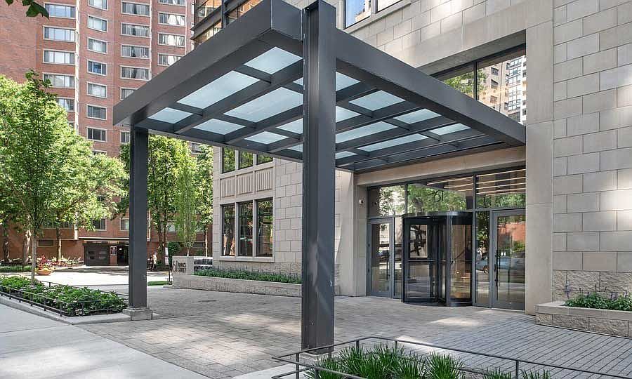 We provide the secure convenience of a 24/7 valet parking service to 61 Banks Street residents, but also offer self-parking in our private, indoor garage, if you prefer.