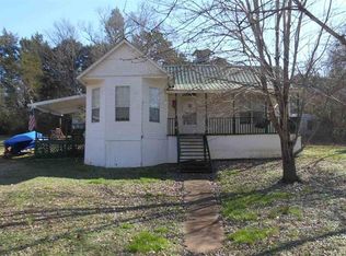 208 E Pillow St, Clifton, TN 38425