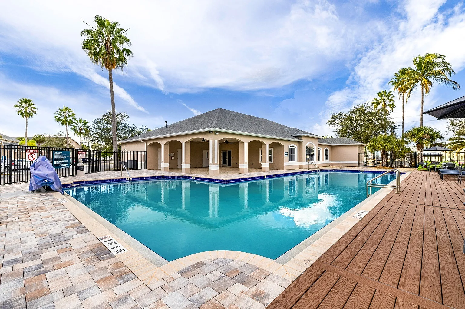 Aria Landings — Photo 1