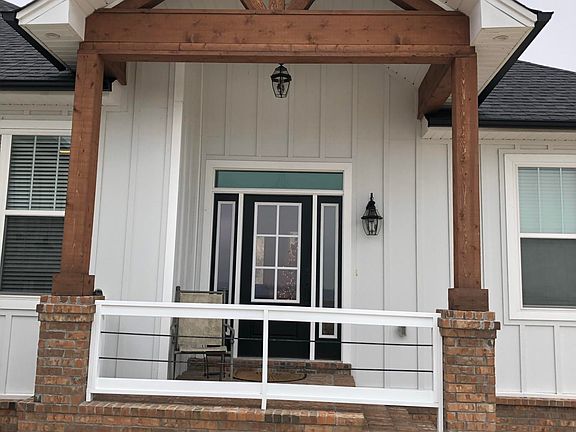 3rd image of 90 Valley View Dr W