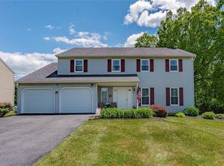 3251 Sequoia Dr, Macungie, PA 18062