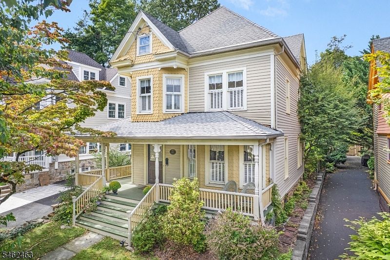 1st image of 35 Maple Ave