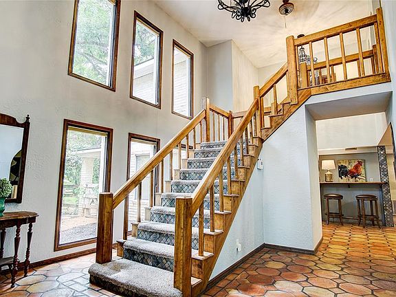 5th image of 5111 Mimosa Ln