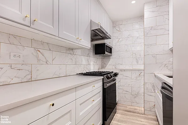 Rented by Brown Harris Stevens | media 18