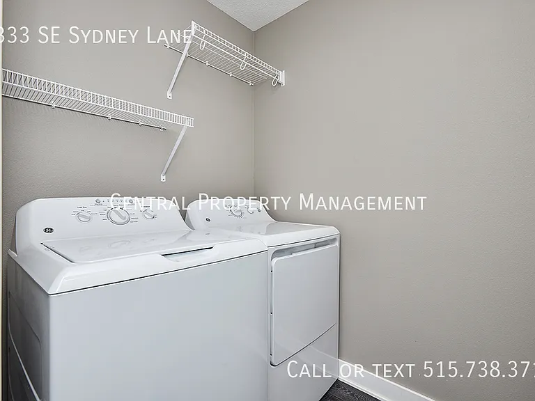 2333 SE Sydney Ln — Photo 23