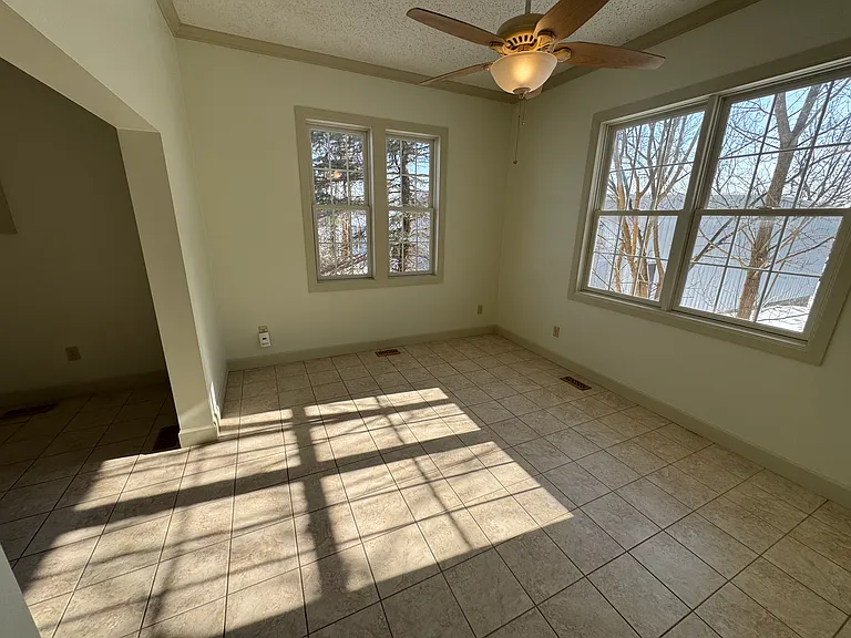 576 Pearl Rd — Photo 12