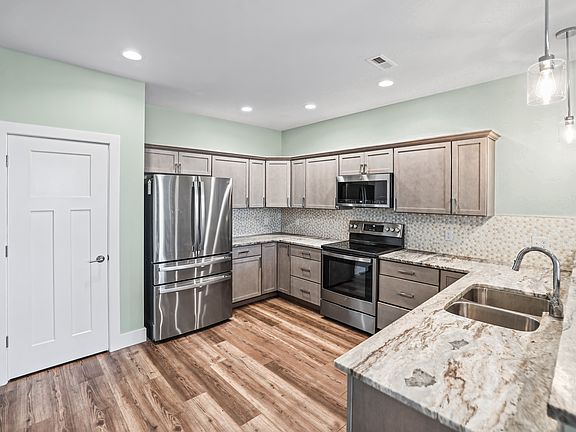 3rd image of 112 N Merchant St #201