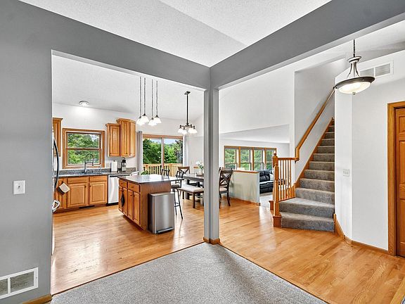4th image of 563 170th Ave