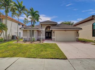 11042 Topeka Pl, Hollywood, FL 33026