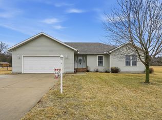 11847 Salyer Dr, Wheatfield, IN 46392