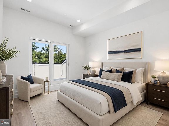 5th image of 2105 M St NE #Penthouse 2